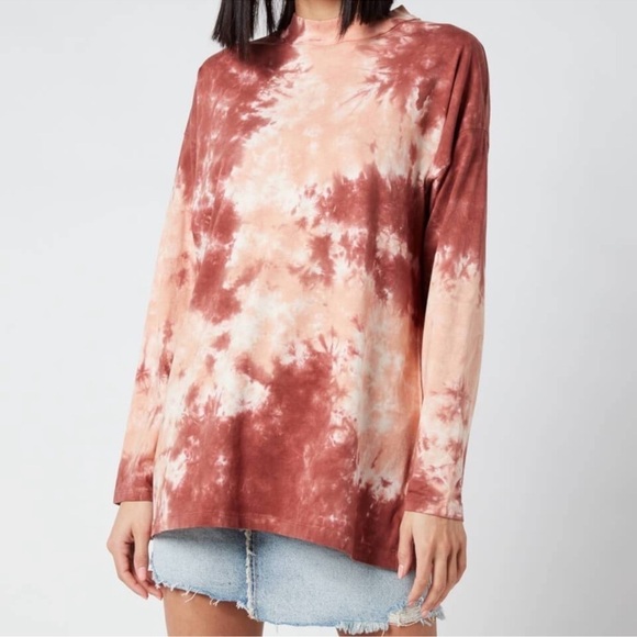 We The Free Free People Be Free Tie Dye Tee Long Sleeve Crew Neck Red/Cabernet - Picture 2 of 11